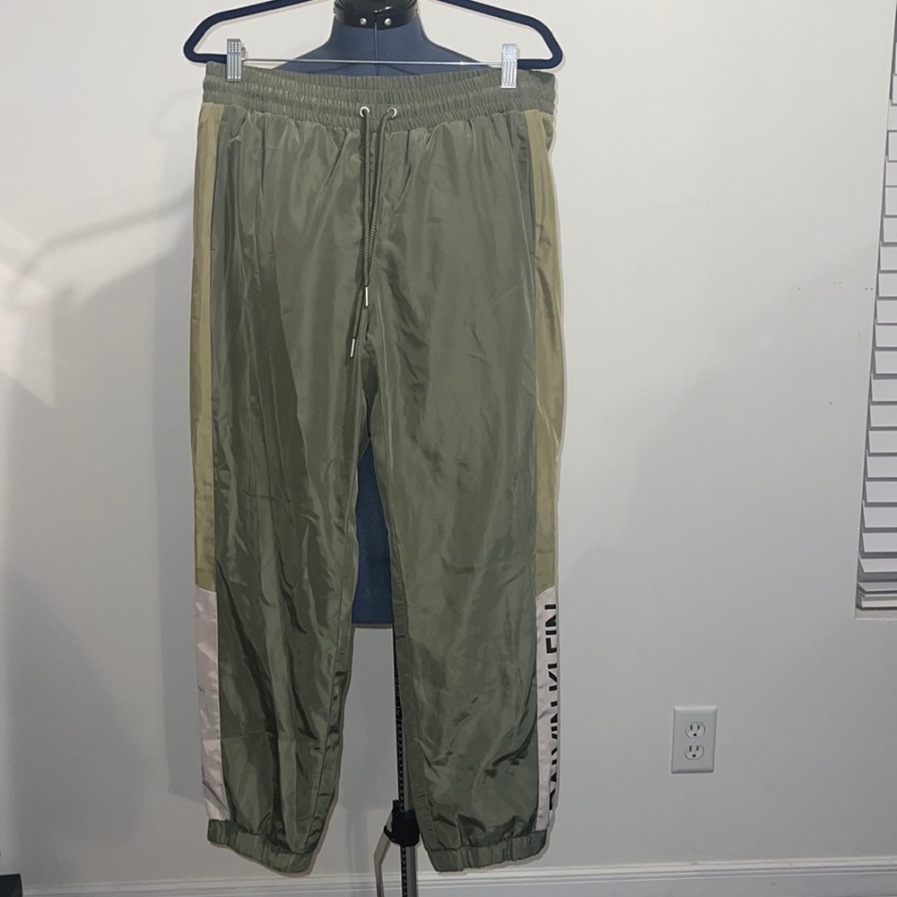 **USED** CALVIN KLEIN JOGGER PANTS